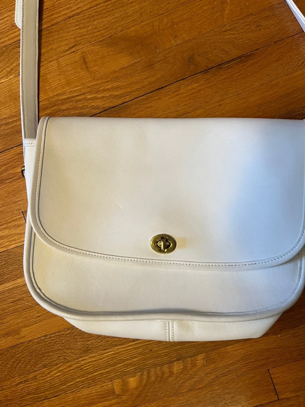 Vintage Coach crossbody Bag - Picture 1 of 7